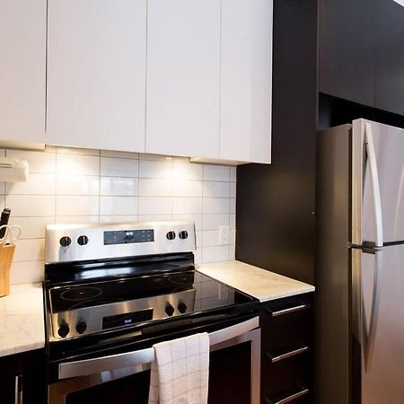 Sleek Condo In The Heart Of Little Italy By Den Stays Μόντρεαλ Εξωτερικό φωτογραφία