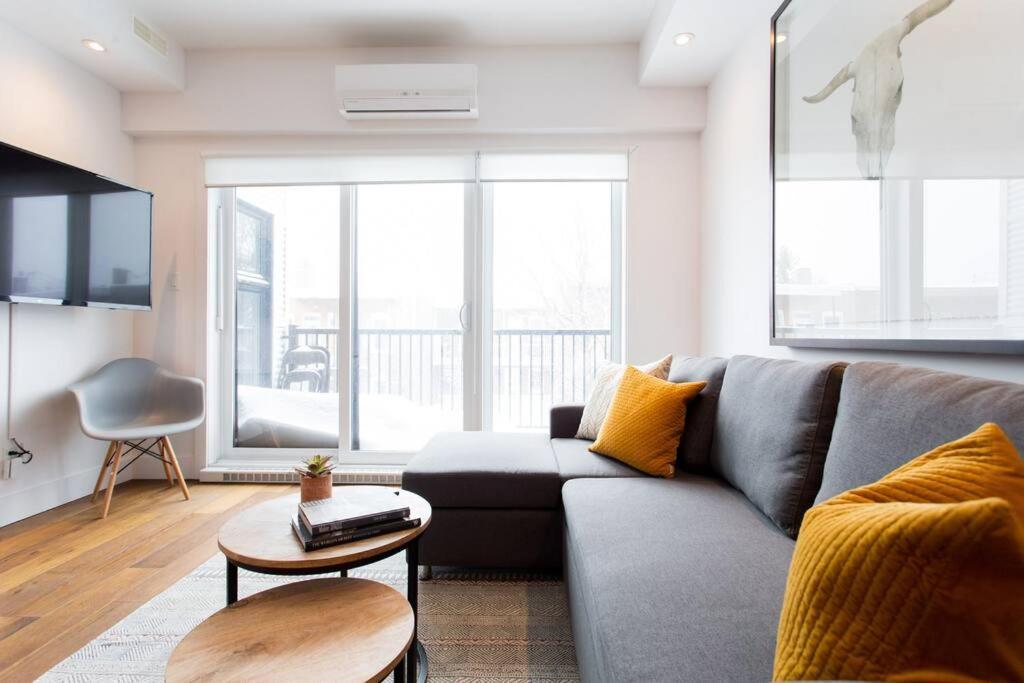 Sleek Condo In The Heart Of Little Italy By Den Stays Μόντρεαλ Εξωτερικό φωτογραφία