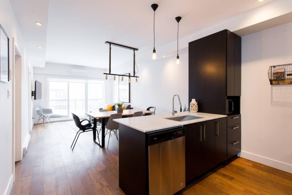 Sleek Condo In The Heart Of Little Italy By Den Stays Μόντρεαλ Εξωτερικό φωτογραφία